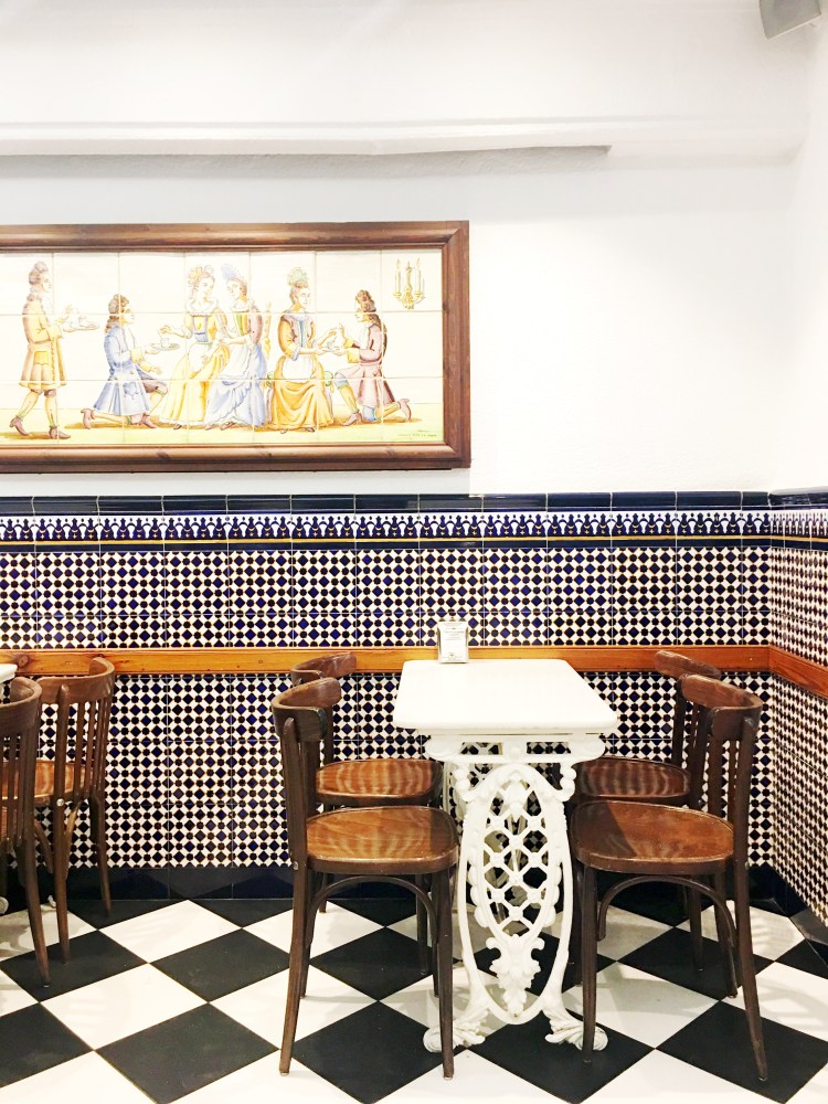 Horchata at Horchateria de Santa Catalina 