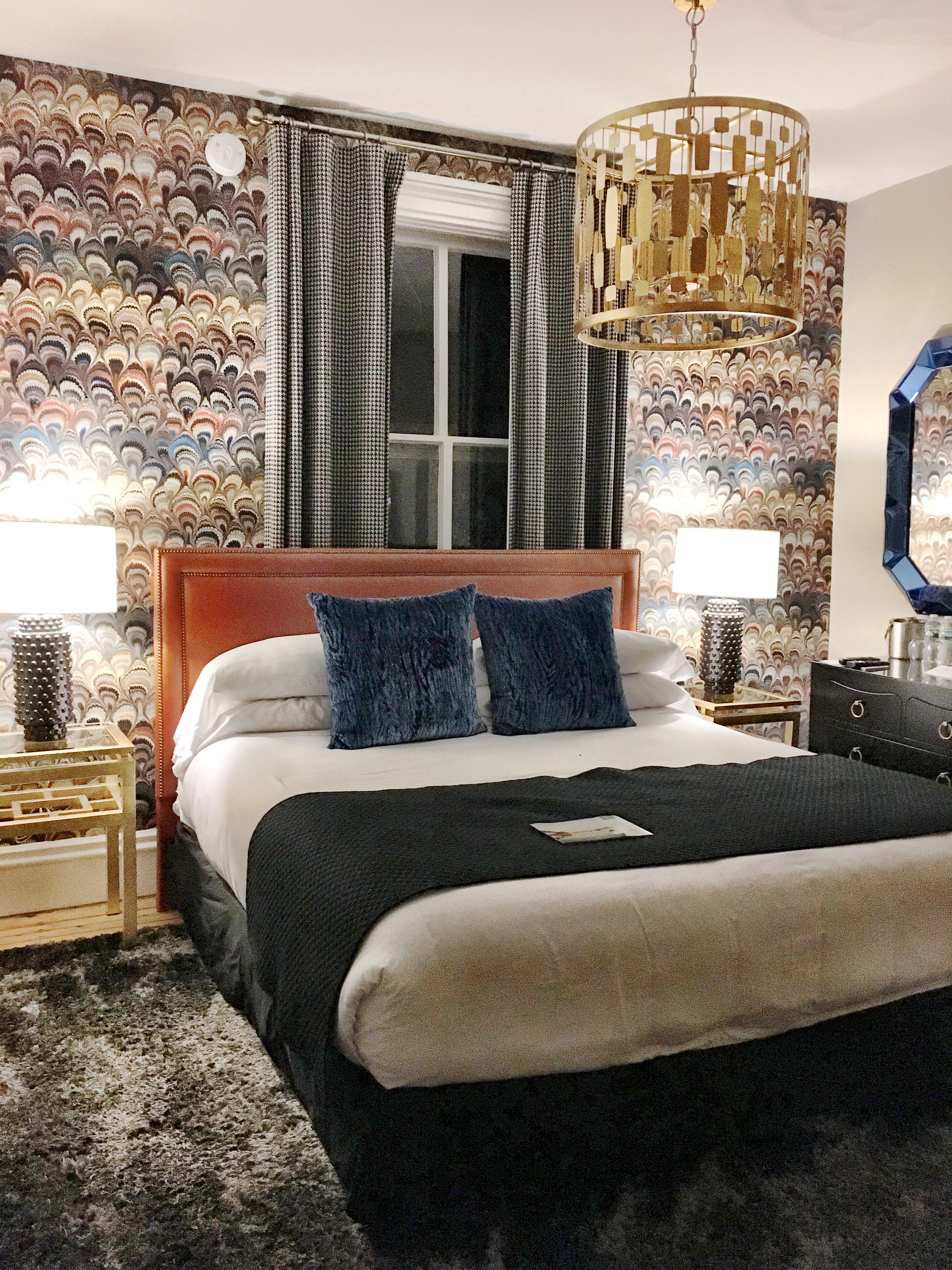 Gilded Newport King Suite