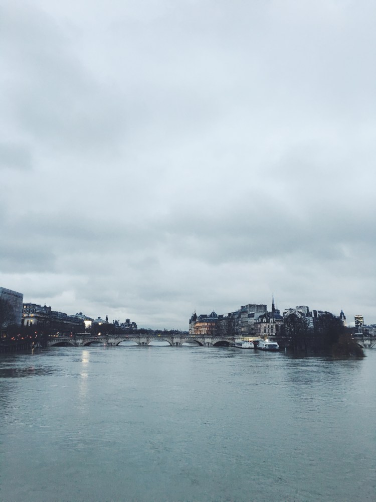 Ile Saint Louis Seine River 8