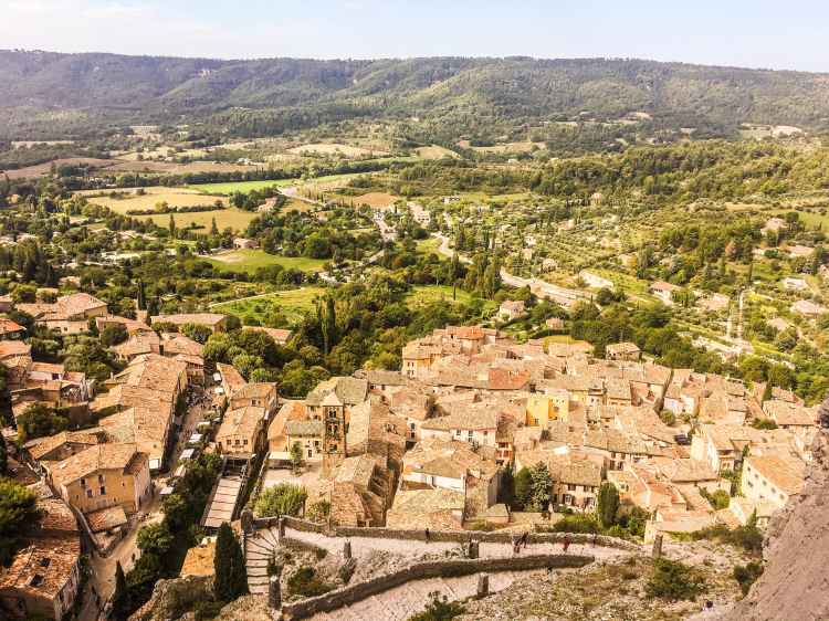 Moustiers-Sainte-Marie, Provence, France