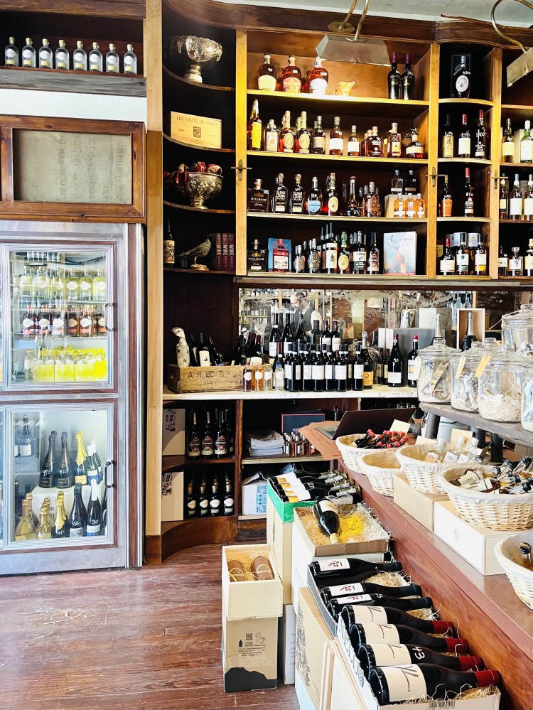 Officina del Bere, Via Carota's wine shop, in the West Village