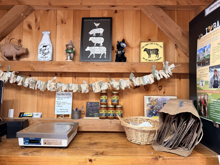 Shaggy Coos farm stand in Easton, CT